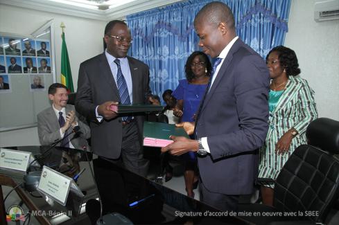 Communiqué de presse : signature de l'accord de mise en oeuvre du programme du MCA-Bénin II avec la SBEE
