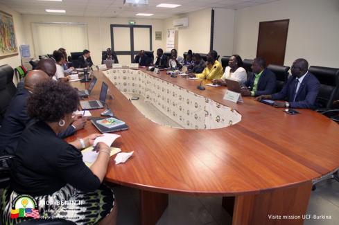 Séance de briefing entre l'UCF-Burkina et MCA-Bénin II à l'ouverture de la visite