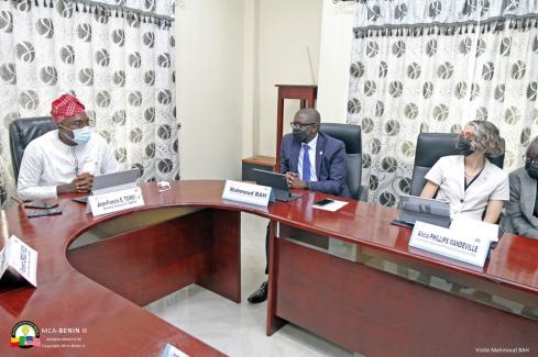 M. Mahmoud Bah, P-DG p.i./MCC, a rencontré M. Jean-Francis Tchekpo, Directeur Général de l'Aberme, lors de son séjour au Bénin