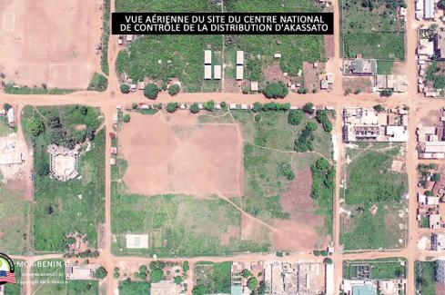 Vue aérienne du site de construction du centre national de contrôle de la distribution de la SBEE