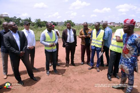 Visite du site de construction du centre national de contrôle de la distribution de la SBEE, Akassato, le 26 mars 2019
